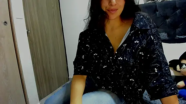 Snapshot of Imevarose chatting on 11/22/25, 12:48 Imevarose online show from 11/22/25, 12:48