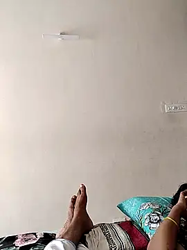 Snapshot of AUNTY1984 chatting on 09/16/25, 09:21 AUNTY1984 online show from 09/16/25, 09:21