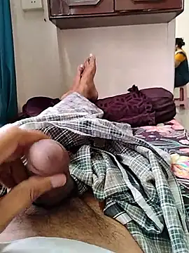 Snapshot of AUNTY1984 chatting on 09/24/25, 03:10 AUNTY1984 online show from 09/24/25, 03:10