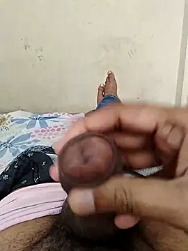 Snapshot of AUNTY1984 chatting on 10/07/25, 06:43 AUNTY1984 online show from 10/07/25, 06:43