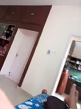 Snapshot of AUNTY1984 chatting on 04/15/26, 08:32 AUNTY1984 online show from 04/15/26, 08:32