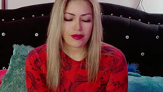 Natalia Montoya online show from 12/05/25, 06:15