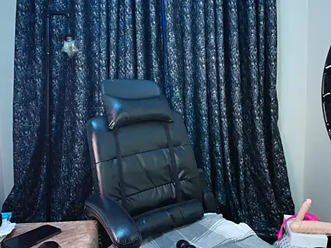 ebony shilly3 online show from 10/10/25, 11:26