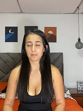 AnithaFigueroa1 online show from 12/17/24, 10:22