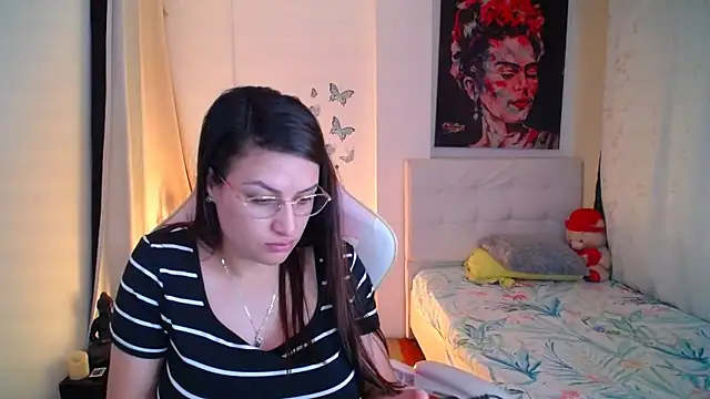 esmeraldaa230 online show from 01/25/25, 08:00