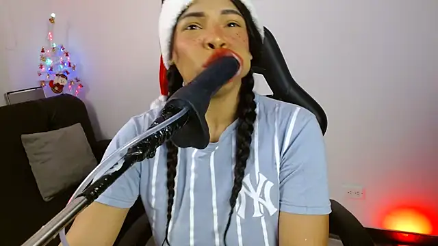 Snapshot of Anabel693 chatting on 12/11/24, 07:31 Anabel693 online show from 12/11/24, 07:31