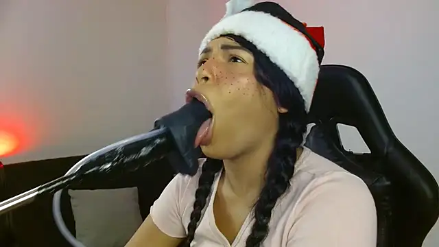 Snapshot of Anabel693 chatting on 12/13/24, 07:47 Anabel693 online show from 12/13/24, 07:47