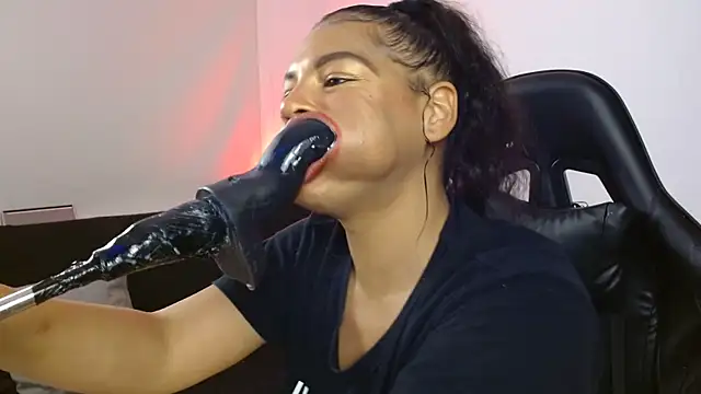 Snapshot of Anabel693 chatting on 03/10/25, 04:46 Anabel693 online show from 03/10/25, 04:46