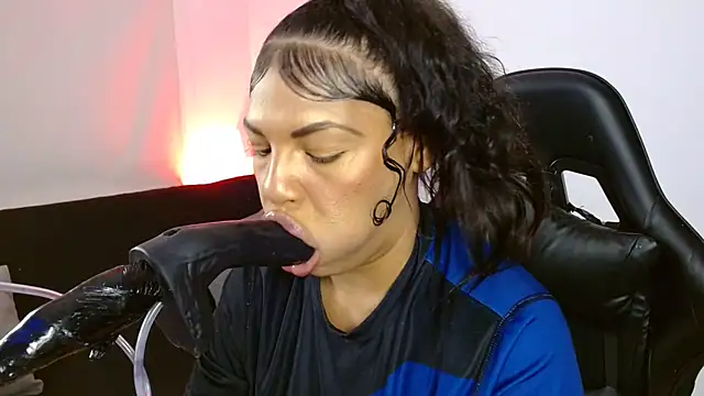 Snapshot of Anabel693 chatting on 03/13/25, 07:42 Anabel693 online show from 03/13/25, 07:42