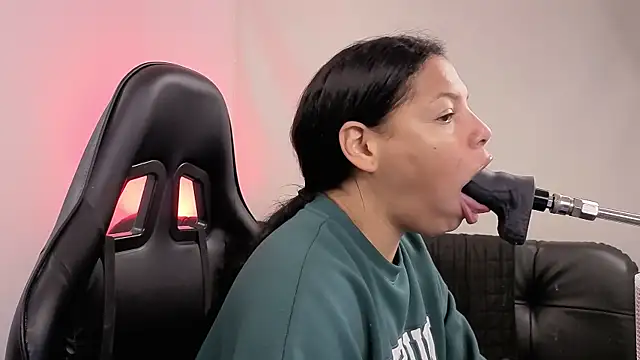 Snapshot of Anabel693 chatting on 12/19/25, 08:49 Anabel693 online show from 12/19/25, 08:49