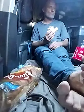 Snapshot of FloppyPickle4u chatting on 02/06/25, 09:06 FloppyPickle4u online show from 02/06/25, 09:06