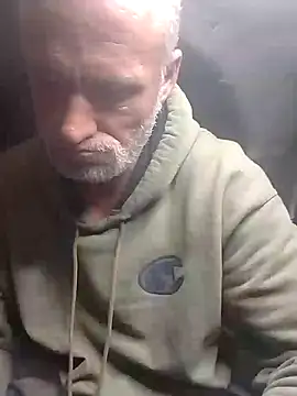 Snapshot of FloppyPickle4u chatting on 02/12/25, 04:23 FloppyPickle4u online show from 02/12/25, 04:23