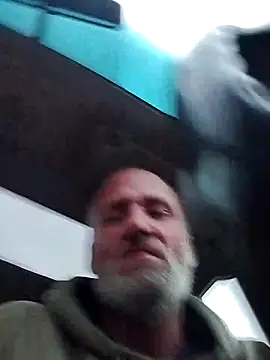 Snapshot of FloppyPickle4u chatting on 02/14/25, 08:10 FloppyPickle4u online show from 02/14/25, 08:10