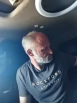 Snapshot of FloppyPickle4u chatting on 02/19/25, 05:27 FloppyPickle4u online show from 02/19/25, 05:27