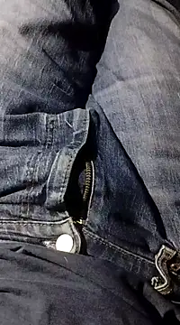 Snapshot of FloppyPickle4u chatting on 03/16/25, 02:44 FloppyPickle4u online show from 03/16/25, 02:44