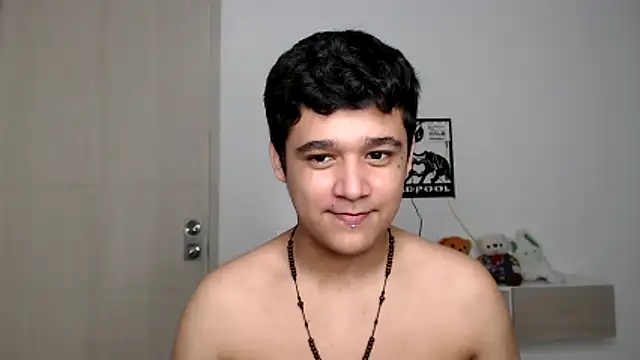 kaiine190 online show from 10/27/25, 10:36