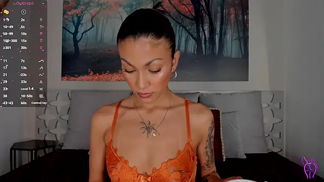 Snapshot of LunaRuso chatting on 02/05/25, 08:04 LunaRuso online show from 02/05/25, 08:04