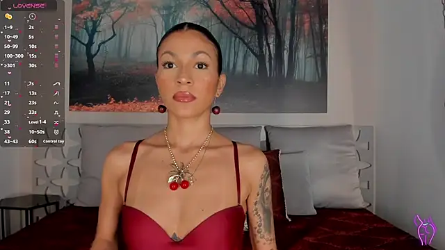 Snapshot of LunaRuso chatting on 02/12/25, 08:29 LunaRuso online show from 02/12/25, 08:29