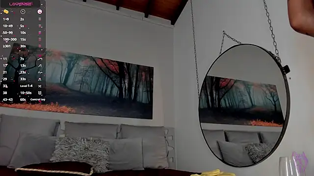 Snapshot of LunaRuso chatting on 02/13/25, 11:04 LunaRuso online show from 02/13/25, 11:04