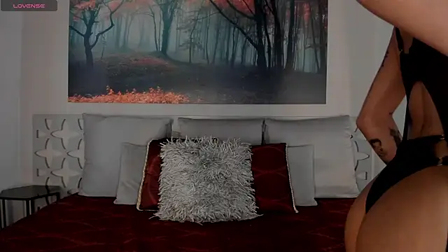 Snapshot of LunaRuso chatting on 02/19/25, 08:10 LunaRuso online show from 02/19/25, 08:10