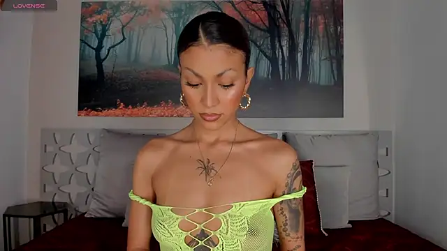 Snapshot of LunaRuso chatting on 02/24/25, 08:14 LunaRuso online show from 02/24/25, 08:14