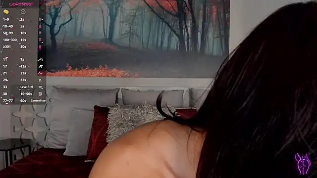 Snapshot of LunaRuso chatting on 03/05/25, 08:10 LunaRuso online show from 03/05/25, 08:10