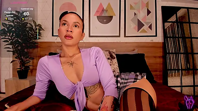 Snapshot of LunaRuso chatting on 10/24/25, 08:05 LunaRuso online show from 10/24/25, 08:05