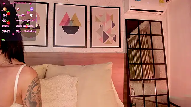 LunaRuso online show from 03/09/26, 07:40