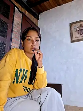 Bonnie Clydeee online show from 03/13/26, 11:33