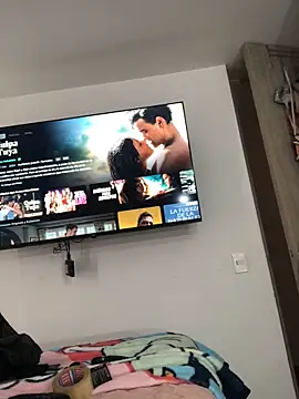 Valeriasaenzz  online show from 02/12/25, 08:18