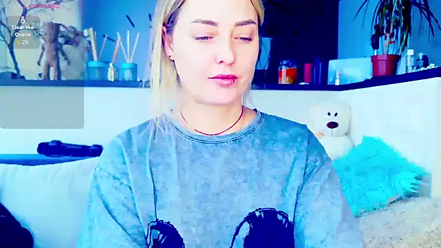 Snapshot of _JuliaSpace_ chatting on 02/08/26, 09:56 JuliaSpace online show from 02/08/26, 09:56