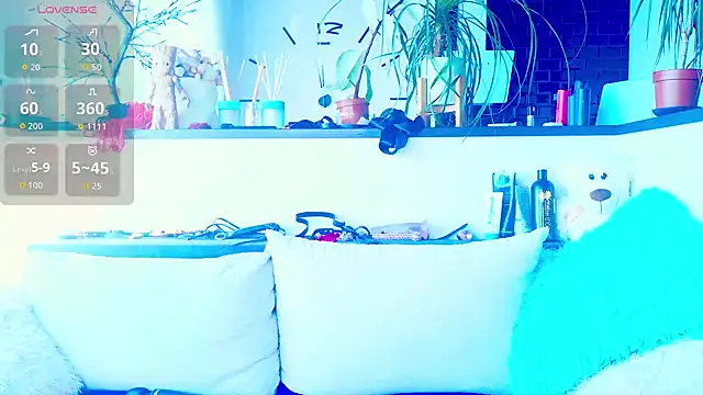 Snapshot of _JuliaSpace_ chatting on 03/01/26, 10:50 JuliaSpace online show from 03/01/26, 10:50