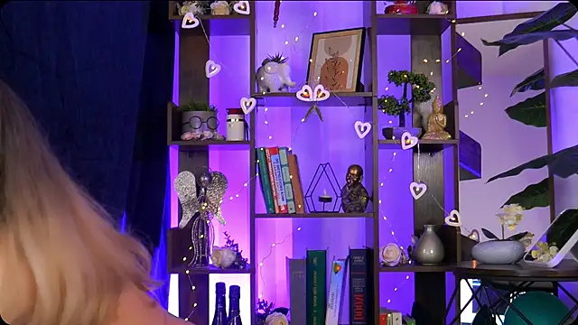 Snapshot of Bailey_Evans chatting on 09/30/25, 05:23 Bailey Evans online show from 09/30/25, 05:23