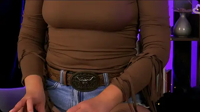 Snapshot of Bailey_Evans chatting on 10/24/25, 05:04 Bailey Evans online show from 10/24/25, 05:04