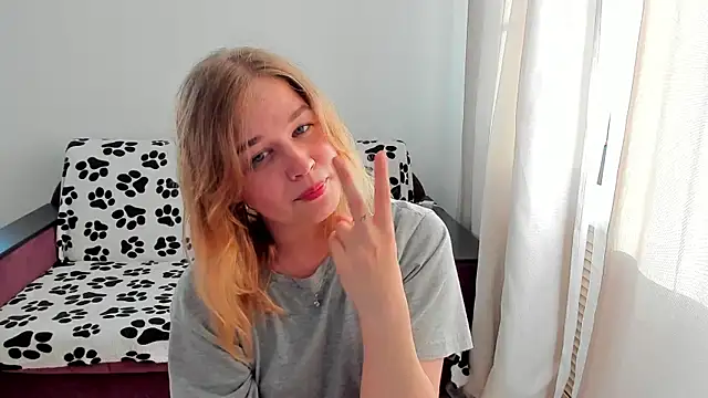 Snapshot of AlicePopsy chatting on 06/21/26, 05:04 AlicePopsy online show from 06/21/26, 05:04