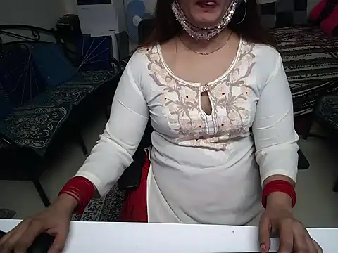 Arushisingh8888 online show from 02/12/25, 12:33