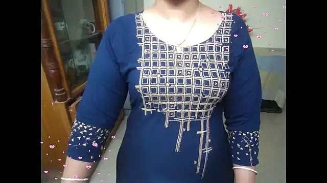 Arushisingh8888 online show from 09/17/25, 02:19