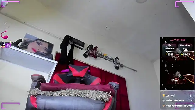 Trixy star horney online show from 03/17/25, 09:22