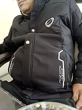 Snapshot of Hot-man39 chatting on 12/08/24, 07:37 Hot-man39 online show from 12/08/24, 07:37