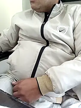 Snapshot of Hot-man39 chatting on 12/15/24, 07:57 Hot-man39 online show from 12/15/24, 07:57