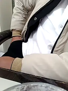 Snapshot of Hot-man39 chatting on 12/16/24, 11:22 Hot-man39 online show from 12/16/24, 11:22