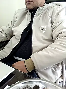 Snapshot of Hot-man39 chatting on 01/19/25, 06:31 Hot-man39 online show from 01/19/25, 06:31