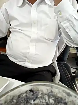 Snapshot of Hot-man39 chatting on 01/28/25, 11:17 Hot-man39 online show from 01/28/25, 11:17