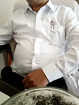 Snapshot of Hot-man39 chatting on 01/31/25, 05:30 Hot-man39 online show from 01/31/25, 05:30