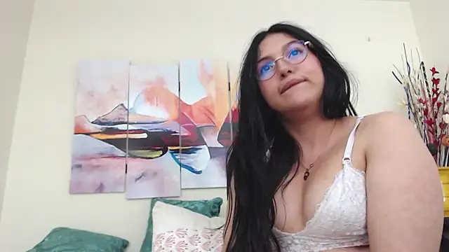 Snapshot of KatrinaRolan chatting on 03/07/25, 11:27 KatrinaRolan online show from 03/07/25, 11:27