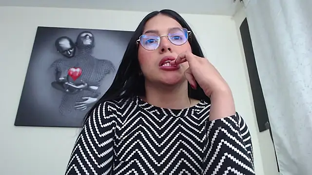 Snapshot of KatrinaRolan chatting on 10/17/25, 10:34 KatrinaRolan online show from 10/17/25, 10:34