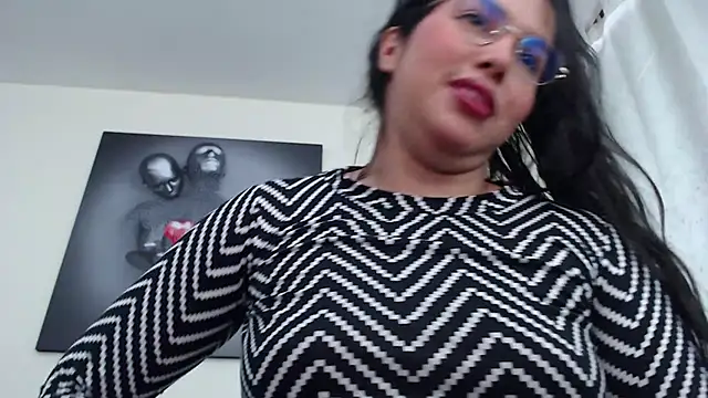 Snapshot of KatrinaRolan chatting on 11/13/25, 09:58 KatrinaRolan online show from 11/13/25, 09:58