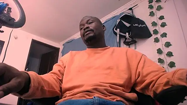 latinhot9631 online show from 04/08/26, 02:00