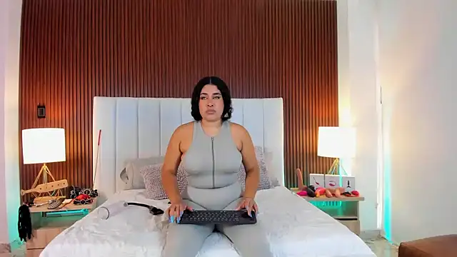 Liana Asaff online show from 01/25/25, 07:39