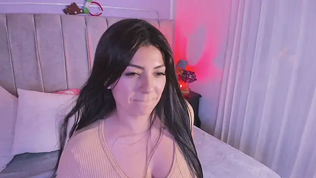 EvaaStevens online show from 12/16/25, 07:52